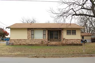 210 W Frey St, Stephenville, TX 76401 - Photo 1