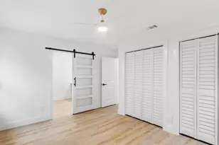 2726 Ridgewood St, Irving, TX 75062 - Photo 15