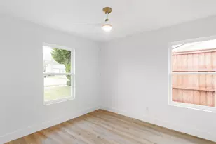 2726 Ridgewood St, Irving, TX 75062 - Photo 19