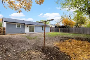 2726 Ridgewood St, Irving, TX 75062 - Photo 23