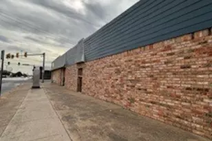 701 N Riverside Dr, Fort Worth, TX 76111 - Photo 1