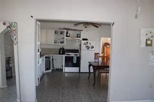 304 E Criddle St, Waxahachie, TX 75165 - Photo 17