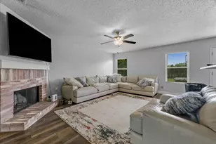 3107 Teodoro Dr, Grand Prairie, TX 75052 - Photo 9