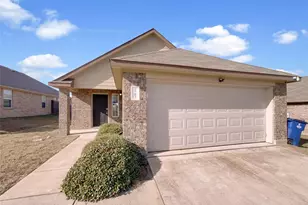 1702 Blue Jay Dr, Ennis, TX 75119 - Photo 1