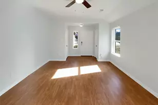 1702 Blue Jay Dr, Ennis, TX 75119 - Photo 3