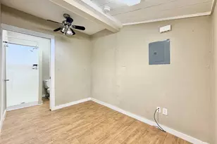 1002 Gregg St, Denton, TX 76201 - Photo 3