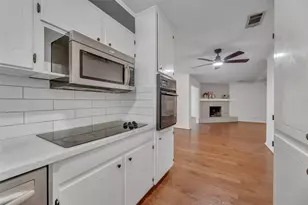 204 Juniper St, Mansfield, TX 76063 - Photo 9