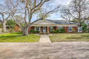 411 S Bowie Dr, Weatherford, TX 76086 - Photo 1