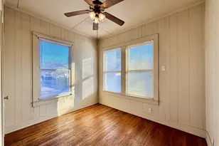 1006 Gregg St, Denton, TX 76201 - Photo 5