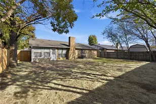 420 Thomas Chapel Dr, Arlington, TX 76014 - Photo 31