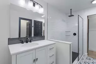 1913 E Branch Hollow Dr, Carrollton, TX 75007 - Photo 17