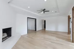 1913 E Branch Hollow Dr, Carrollton, TX 75007 - Photo 9