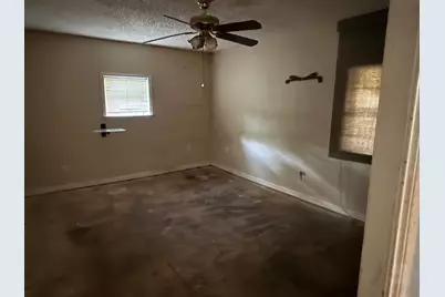 2820 Oak Wood Street, Granbury, TX 76048 - Photo 19