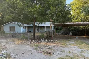 2820 Oak Wood St, Granbury, TX 76048 - Photo 15