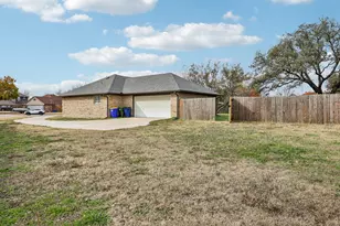320 Edgewood St, Krum, TX 76249 - Photo 27