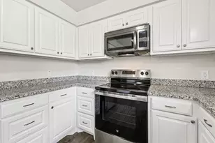 320 Edgewood St, Krum, TX 76249 - Photo 13