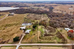 510 Old Sawmill Rd, Axtell, TX 76624 - Photo 33