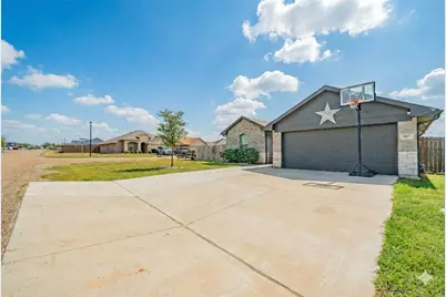 107 Willowbend Loop, Mabank, TX 75147 - Photo 3