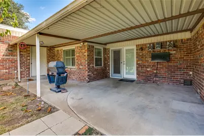 4017 Emerald Oaks Drive, Haltom City, TX 76117 - Photo 23