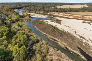1340 Autumn Oaks Cir, China Spring, TX 76633 - Photo 13