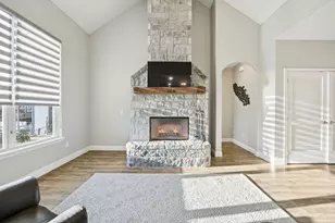 3404 Zanzibar Ct, Granbury, TX 76048 - Photo 9