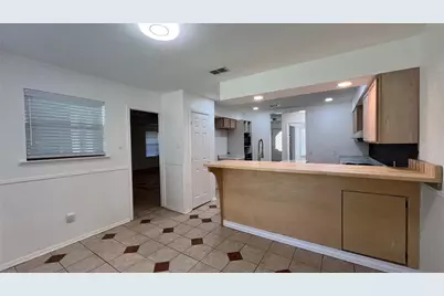 1915 Longmeadow Drive, Arlington, TX 76015 - Photo 7