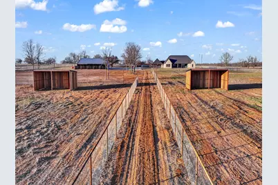 1390 Poe Prairie Road, Millsap, TX 76066 - Photo 29