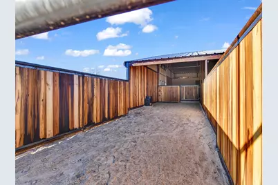 1390 Poe Prairie Road, Millsap, TX 76066 - Photo 25