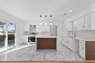 1003 Bellflower Ct, Carrollton, TX 75007 - Photo 3