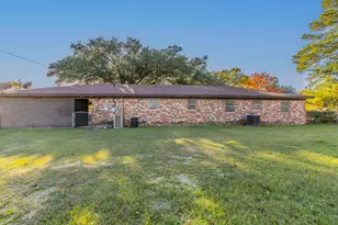 615 E Jacinto St, Groesbeck, TX 76642 - Photo 21