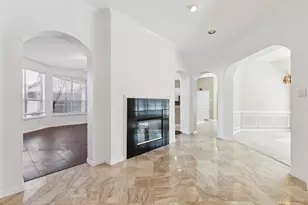 600 Quick Silver Dr, DeSoto, TX 75115 - Photo 3