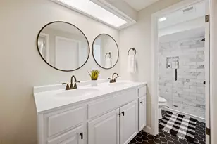 9411 Pinewood Dr, Dallas, TX 75243 - Photo 13