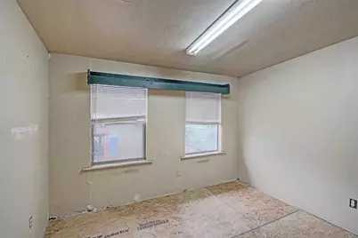 415 Turner Street, Cleburne, TX 76033 - Photo 13