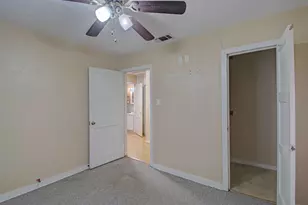 415 Turner St, Cleburne, TX 76033 - Photo 9