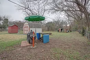 415 Turner St, Cleburne, TX 76033 - Photo 17