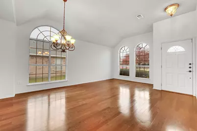 4507 Stones River Road, Grand Prairie, TX 75052 - Photo 5