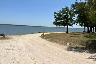 952 Lake Rd, Gordonville, TX 76245 - Photo 9