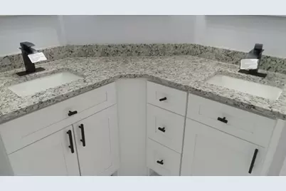 2213 Beverly Drive, Granbury, TX 76048 - Photo 7