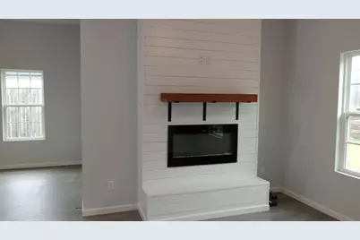 2213 Beverly Drive, Granbury, TX 76048 - Photo 5