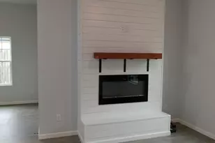 2213 Beverly Dr, Granbury, TX 76048 - Photo 5