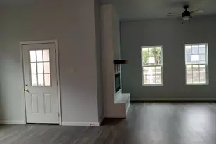 2213 Beverly Dr, Granbury, TX 76048 - Photo 3