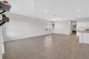 8649 Mirror Lk Dr, Fort Worth, TX 76179 - Photo 9