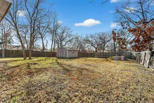 604 S Maxey St, Sherman, TX 75090 - Photo 25