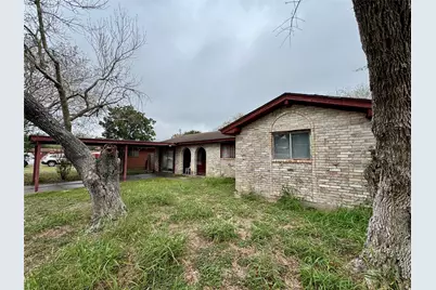 703 Hereford Drive, Beeville, TX 78102 - Photo 1