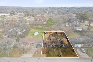 2325 Halbert St, Fort Worth, TX 76112 - Photo 3