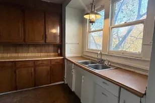 718 12th St SE, Paris, TX 75460 - Photo 9