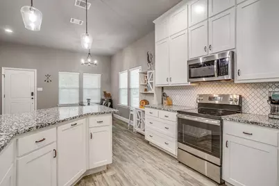 1576 Lizzie Lane, Burleson, TX 76028 - Photo 11