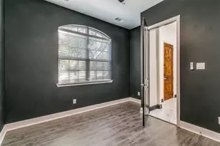 515 W Royal Ln, Irving, TX 75039 - Photo 3