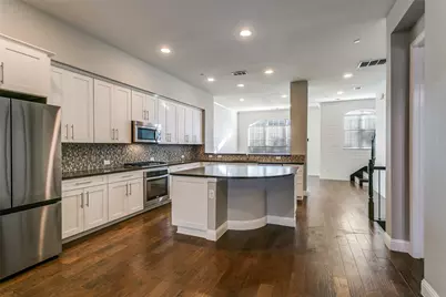 515 W Royal Lane, Irving, TX 75039 - Photo 5