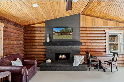 4522 Robin Court, Granbury, TX 76049 - Photo 9